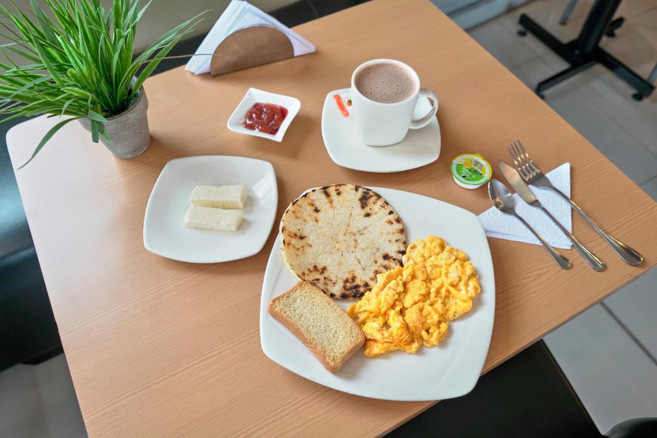 Hotel Volare Armenia  Zewnętrze zdjęcie